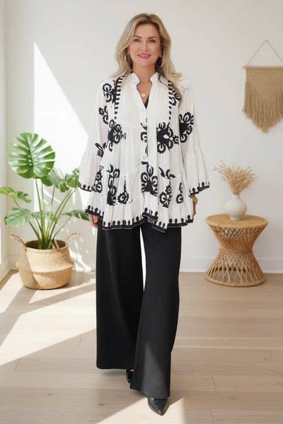 NYSSA – BLUSA BORDADA ELEGANTE